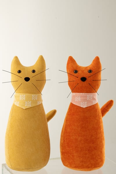 Cale-porte chat + foulard polyester jaune chaud/orange foncé assortiment de 2