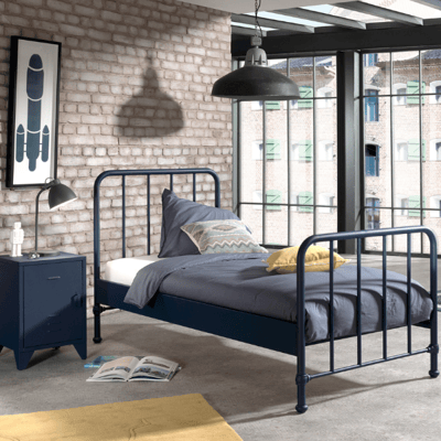Lit Bronxx métal 90x200 (sommier incl.) avec table de chevet-bleu denim mat Lit Bronxx métal 90x200 (sommier incl.) avec table de chevet-bleu denim mat