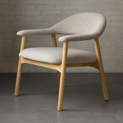 Chaise longue Addi en tissu Monza Beige avec base en chêne huilé Chaise longue Addi en tissu Monza Beige avec base en chêne huilé