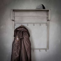 Patère Austin avec 12 crochets, tringle & porte-chapeaux